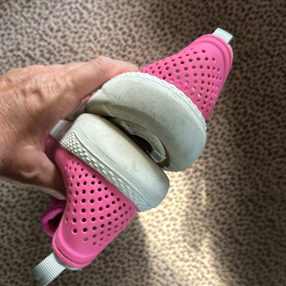 Laced Crocs - Picture 5 of 8